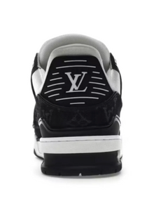 Louis Vuitton Trainer B/White
